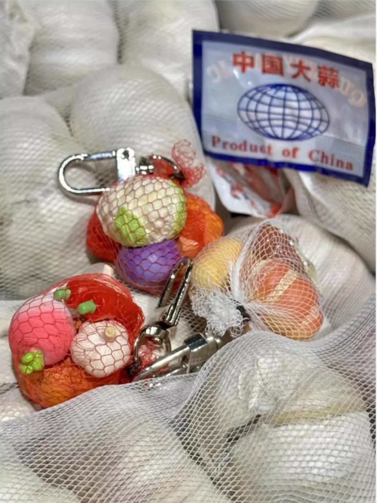 

Newly Arrived Jewelry Style Simulated Vegetable Food, Bread Carbohydrates Red Mesh Bag Keychain Women Fun Cute Backpack Keychain