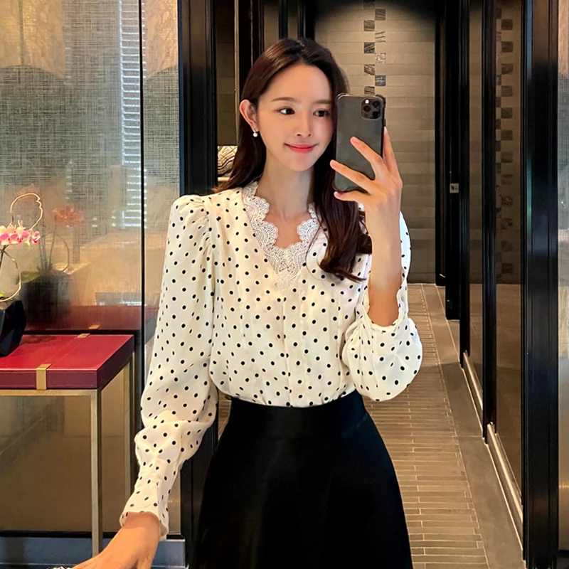 REALEFT 2024 New Polka Dots Women\'s Blouse Spring Elegant Lace Patchwork Long Sleeve Single Breasted Korean Blouses Female