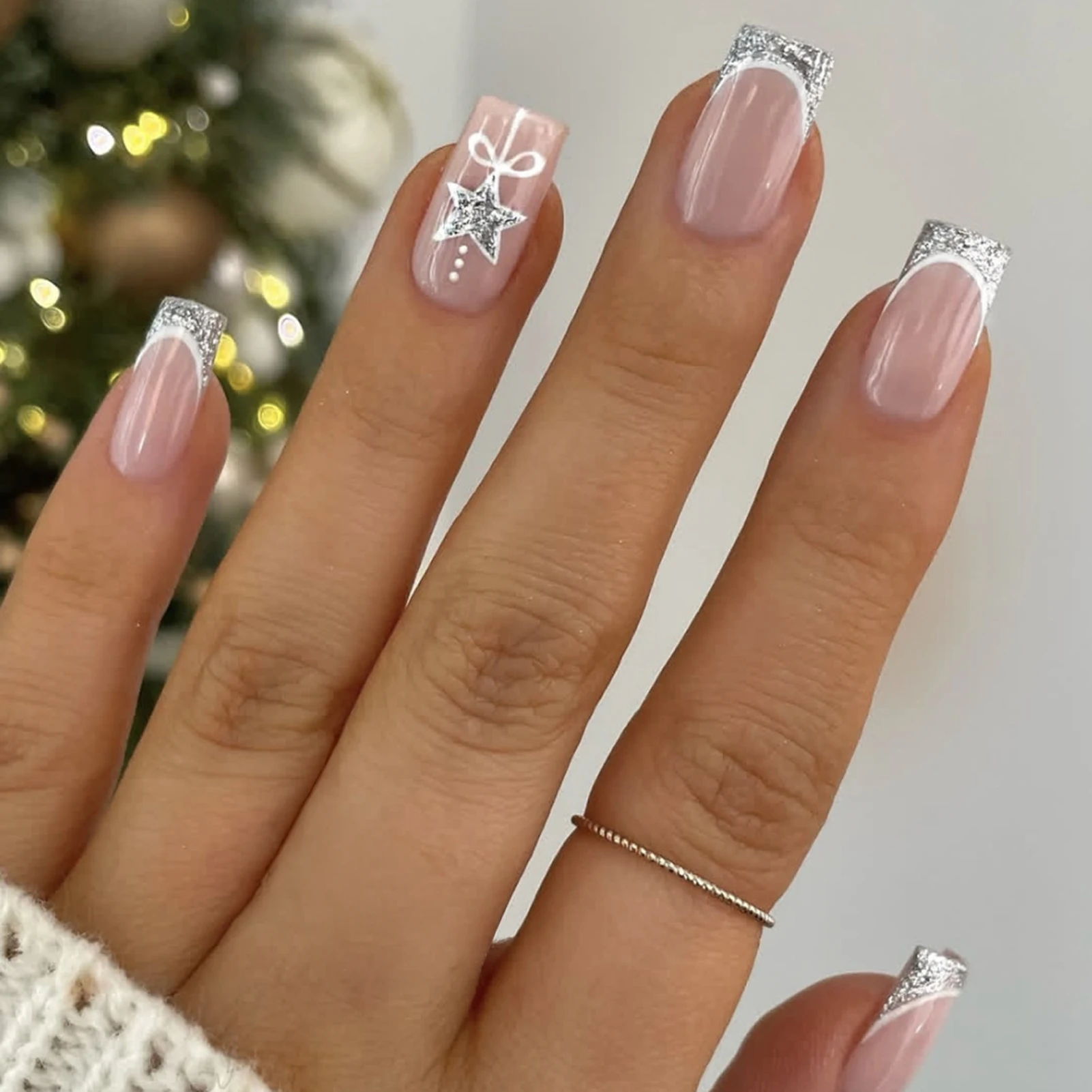 Naakt kleur vierkante nepnagels voor kerstfeest zilveren Franse pers op nagels ster/strik ontwerpen herbruikbare kunstnagels patches