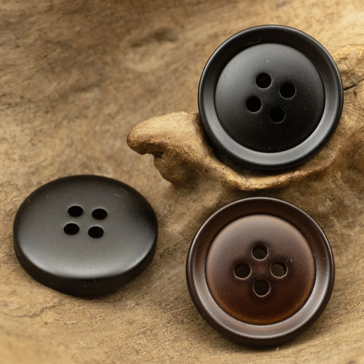 10pcs Brown Matte Button Four Hole Black Sewing Accessories For Luxury Suit Classic Casual Pants Uniform Mens Clothing Button