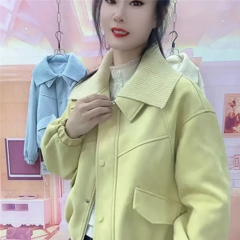 2025 Cappotto allentato con risvolto da donna primavera autunno Casual Nuovo design femminile Piccola giacca corta Semplice capispalla da donna impiombati