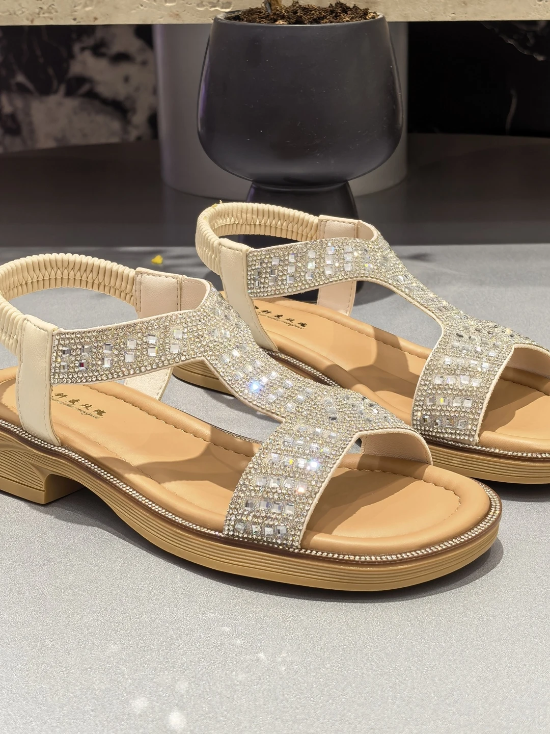 2026-new-women's-sandals-diamond-embellished-casual-slip-on-soft-bottom-low-heel-roman-style-shoes-versatile-fairy-tale-footwear
