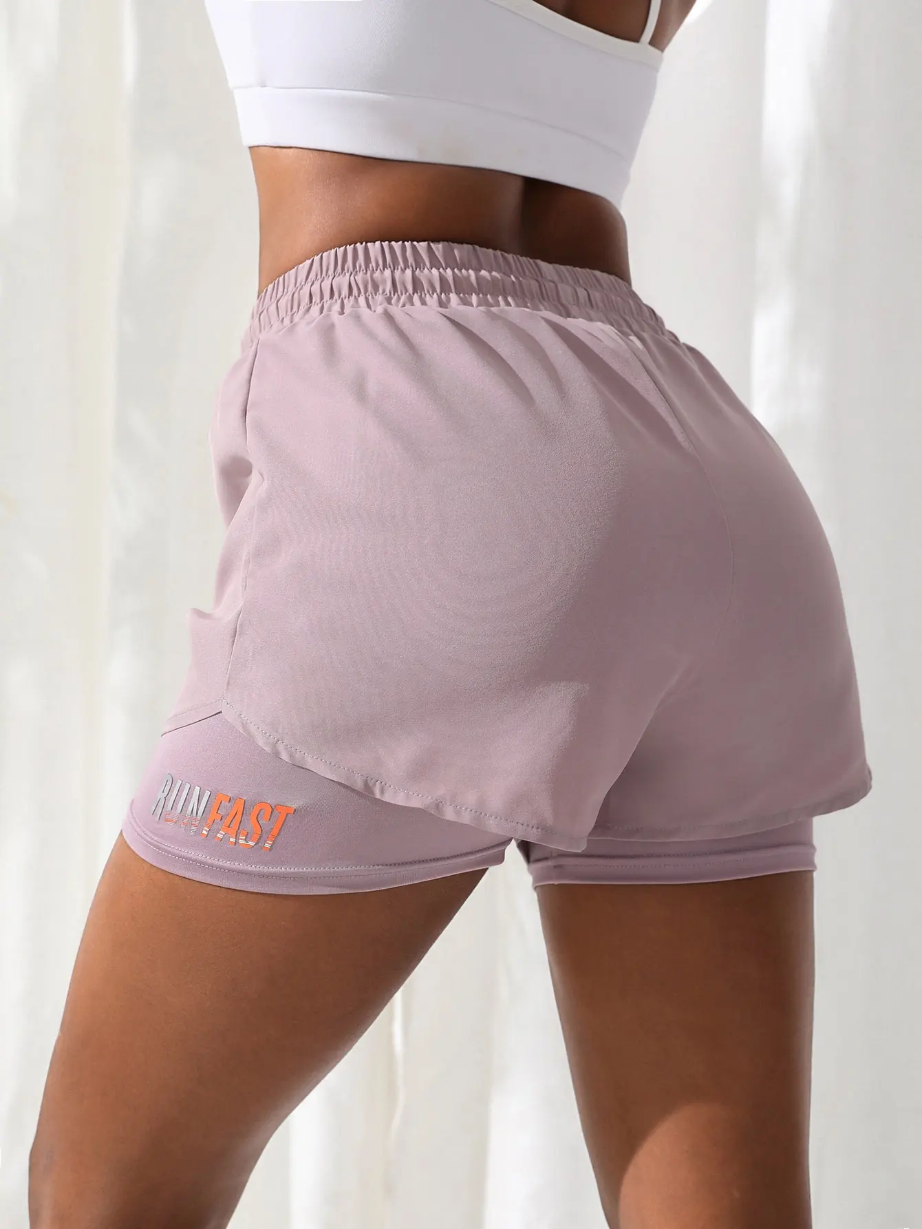 Damen-Laufshorts, doppellagig, schnelltrocknend, leicht, mit Kompressionsfutter, ideal für das Fitnessstudio. – Detail 13