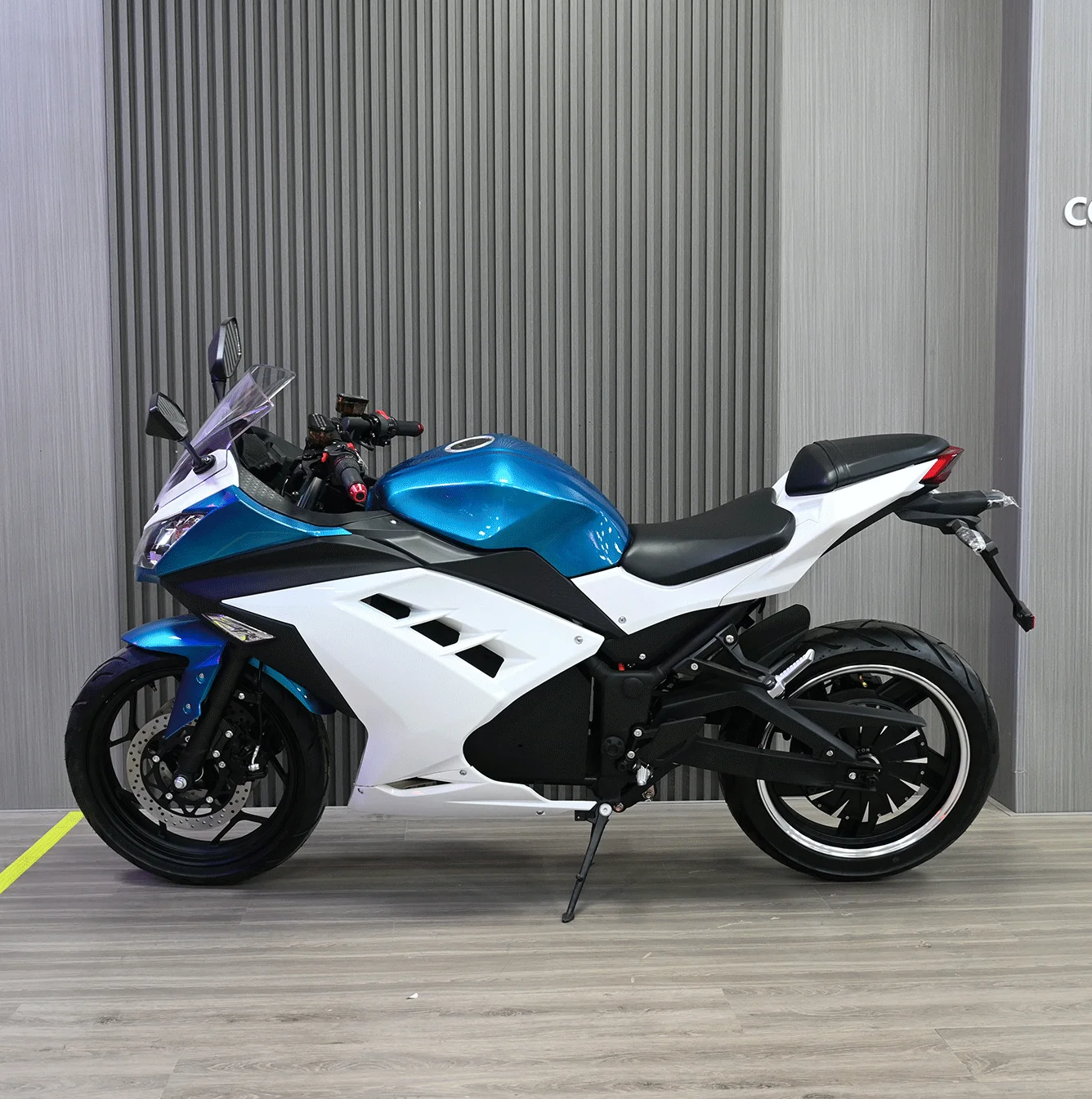 Yzhgb 2026 factory wholesale 72v 2000w high-performance sports powerful high-speed electric motorcycle
