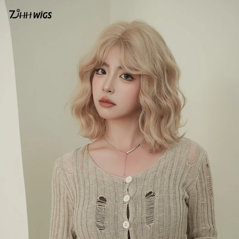 Synthetic Bob Wig Short Water Wave Beige Golden Wigs for Women Daily Party Use High Density Women Bob Wig with Bangs 12.2 Inches