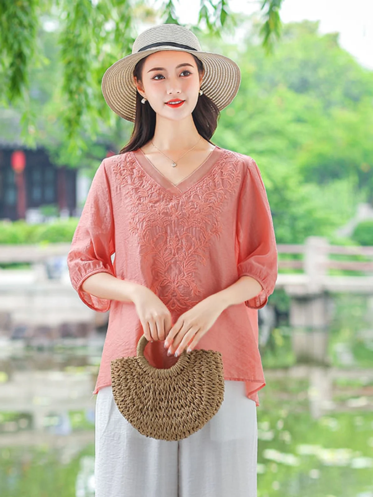 حجم كبير مطرز فضفاض ort Sve V-Ne تي شيرت المرأة Faionable أعلى أمي الصيف جديد Sle تأثير التخسيس