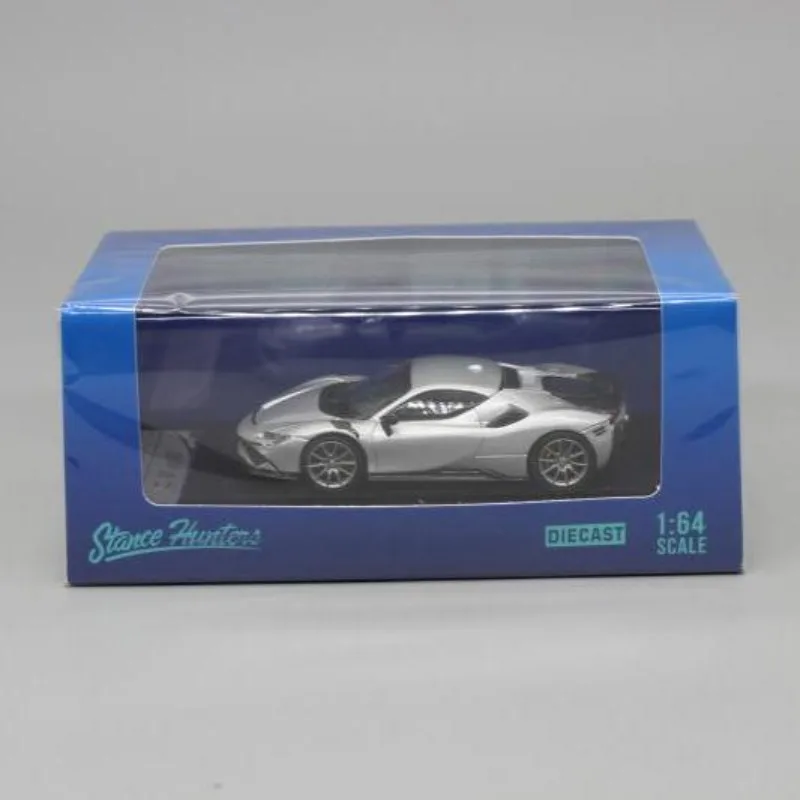 1:64 sportwagen SF90 tweedeurs hardtop, gegoten aluminium automodel, voor tieners om te spelen, voor volwassenen om te verzamelen.