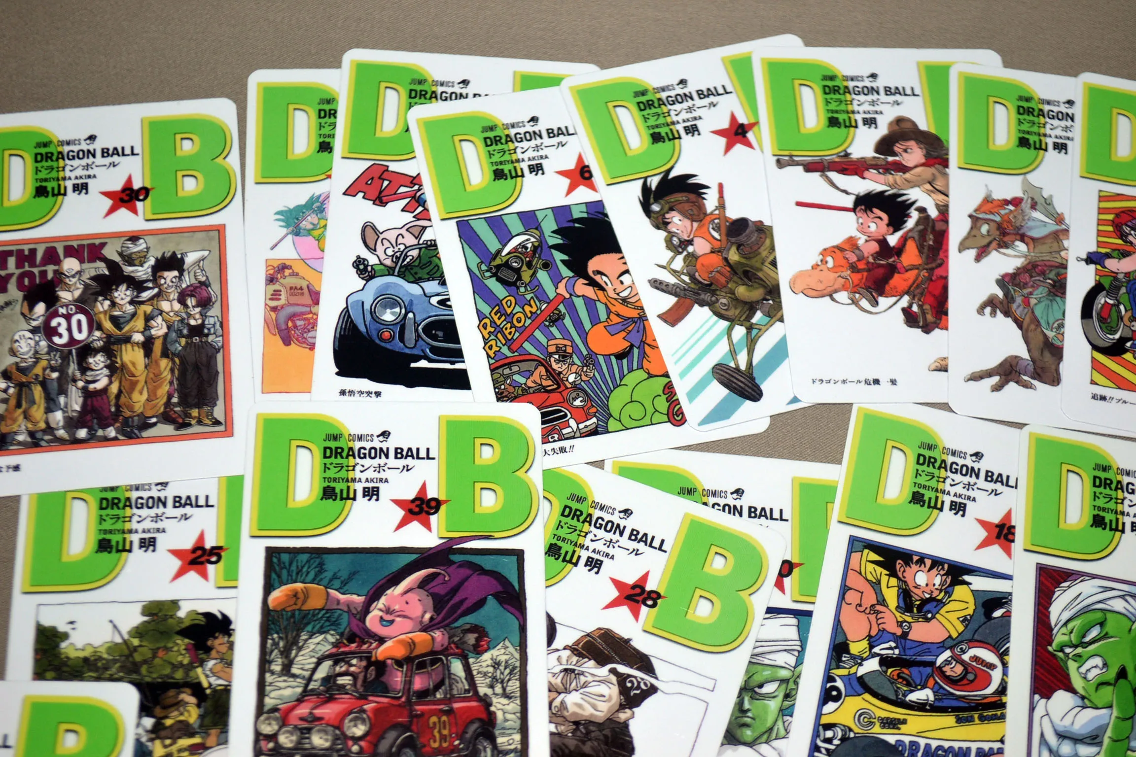 Tarjeta coleccionable de Dragon Ball periférica de animación, cubierta de cómic, Goku, juego completo de 42, caja de hierro grande, tarjeta pequeña