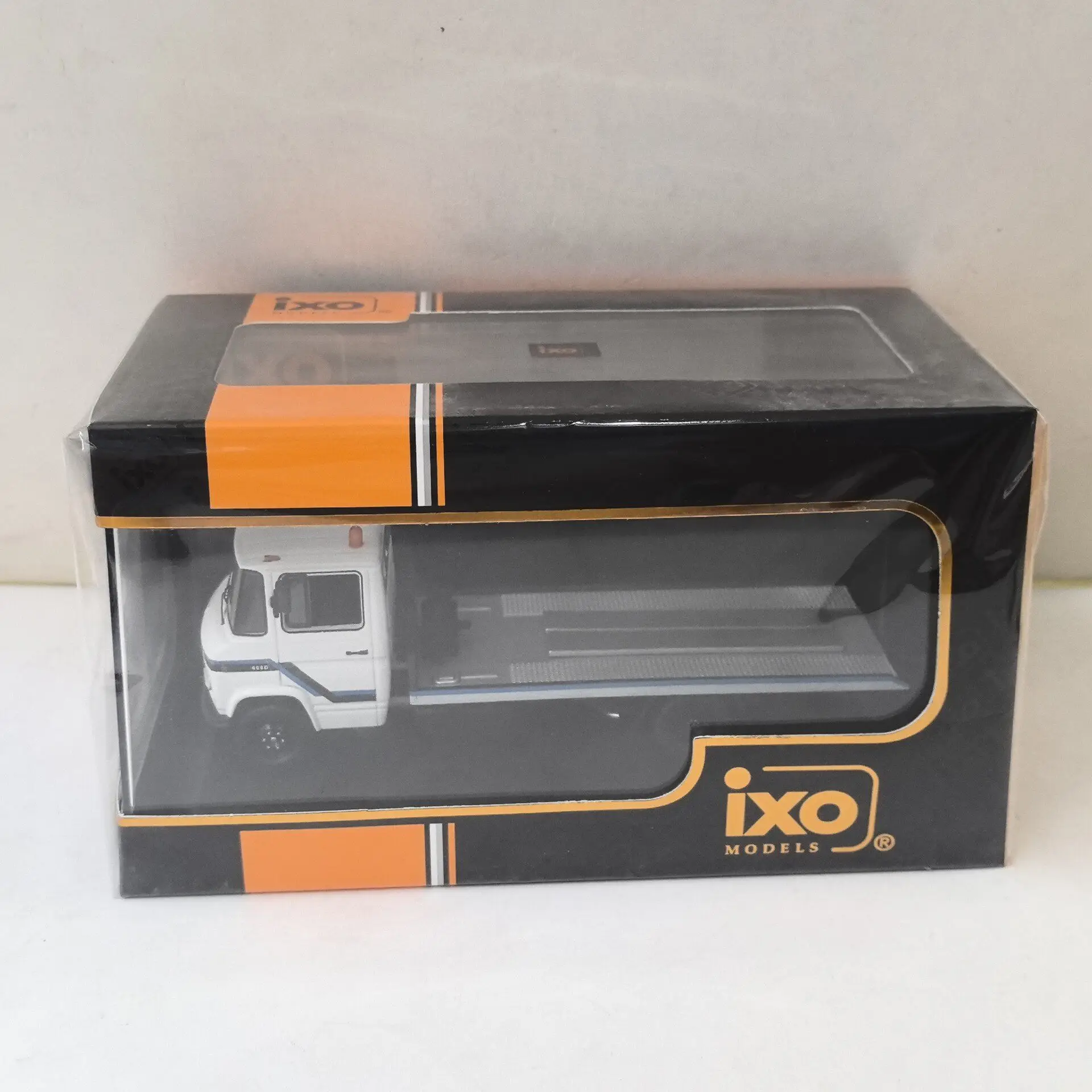

Модель автомобиля Diecast IXO 1:43, масштаб 1:43, BENZ L608D 1980 J8, из сплава