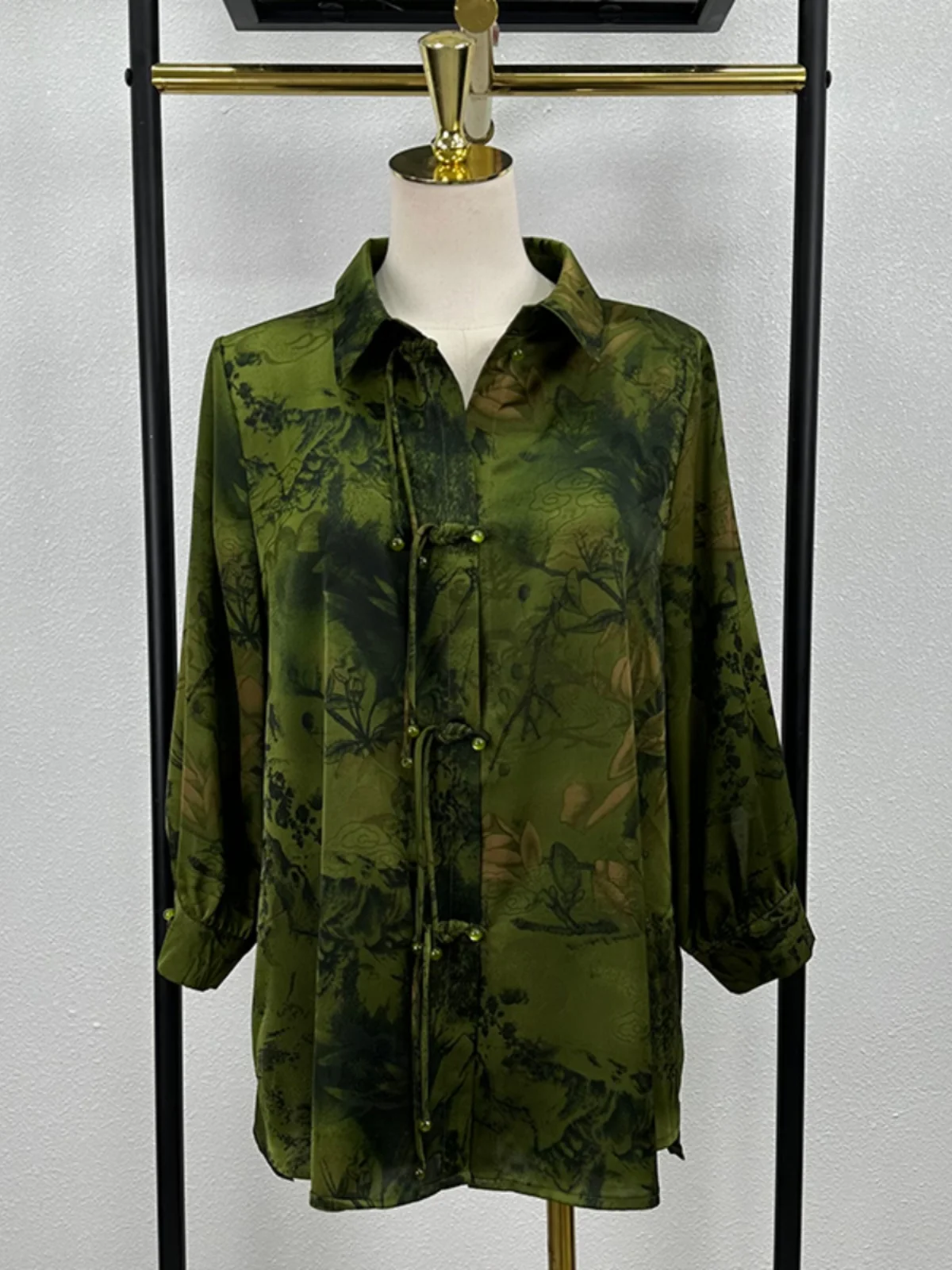 

Модная шелковая блузка большого размера, весна-лето, новинка, в национальном стиле, для женщин среднего и старшего возраста, с цветочным узором, поло.