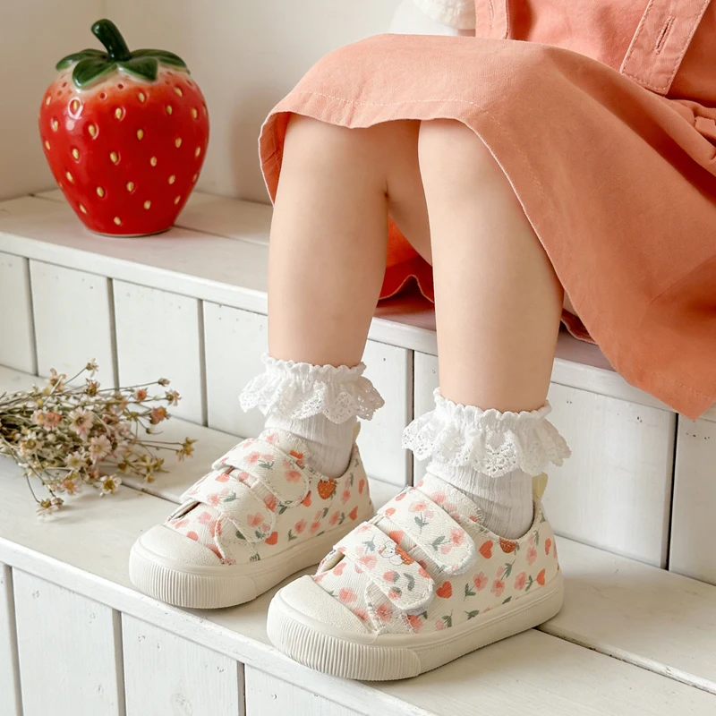 

Spring in-stock fashion floral canvas shoes for baby girls, casual and versatile, with hook-and-loop fastener, soft sole