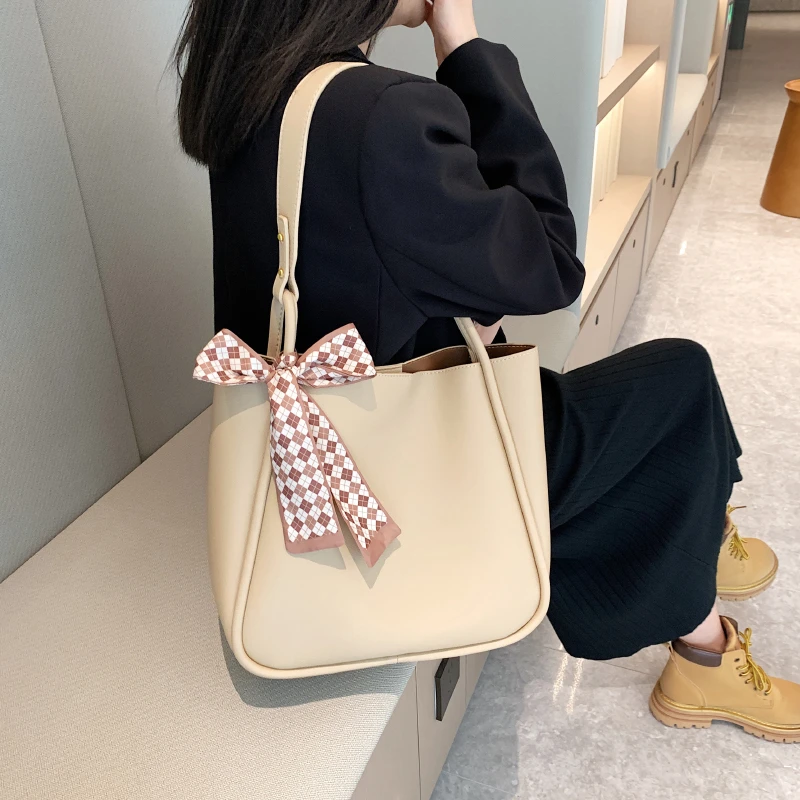 

2024 New Fashionable Message Women Shoulder Bags PU Leather Soft Surface Casual Cute High Capacity Simple Multi-function Leisure