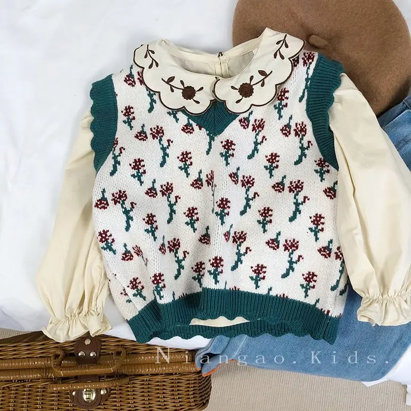2026 Fall Winter New Vest Girls Sleeveless Kids Baby Stylish Floral Knit Vest Korean Baby V Neck Nice
