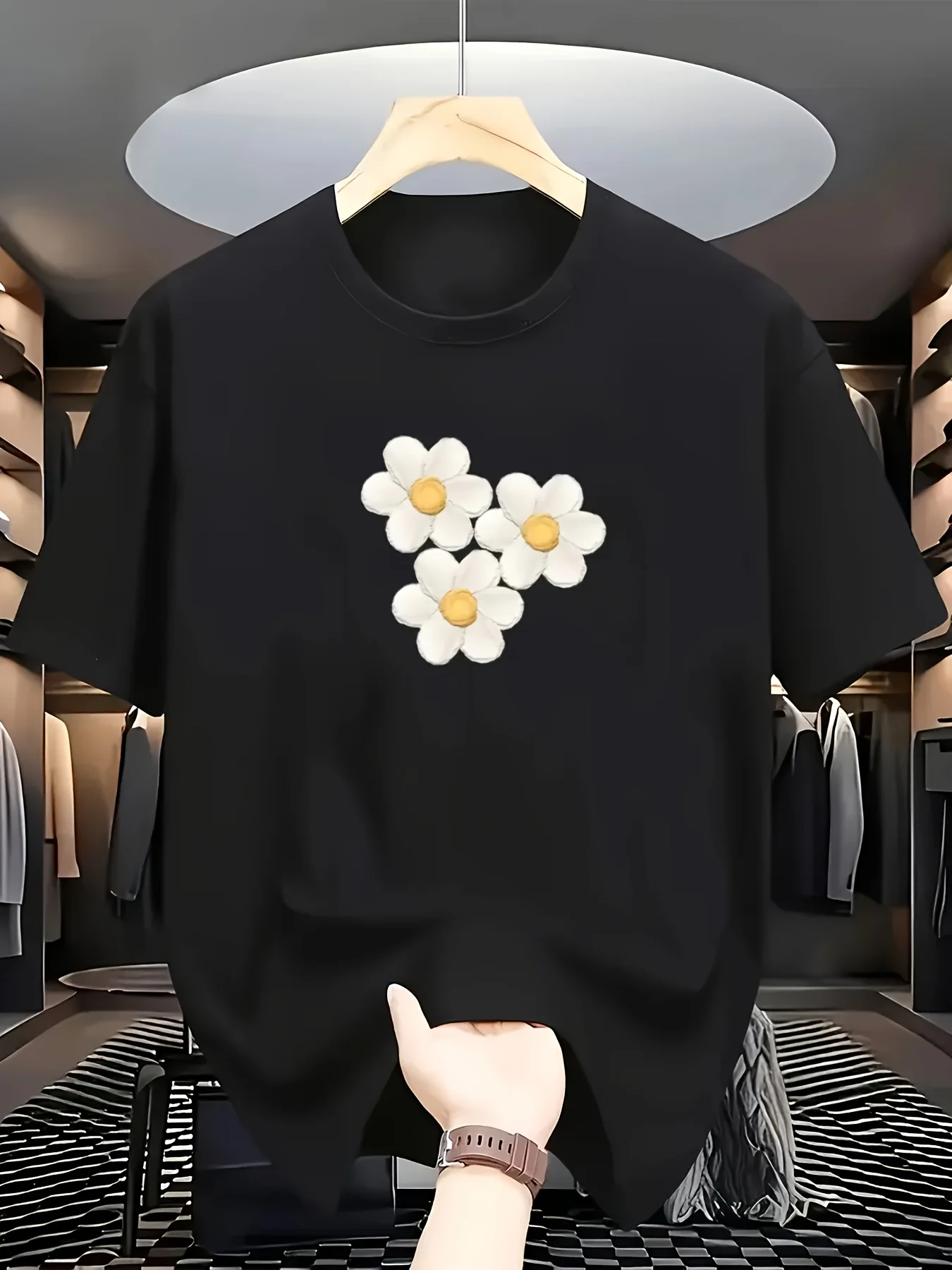 Small Daisy Embroidery Black Short-sleeved T-shirt Combines Fresh Floral Elements with Simple and Fashionable Style