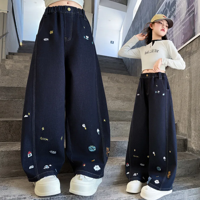 

High Fashion Girl Curved Jeans with Cartoon Embroidery Autumn Tweens Child Casual Loose Straight Denim Pants Kids Trousers