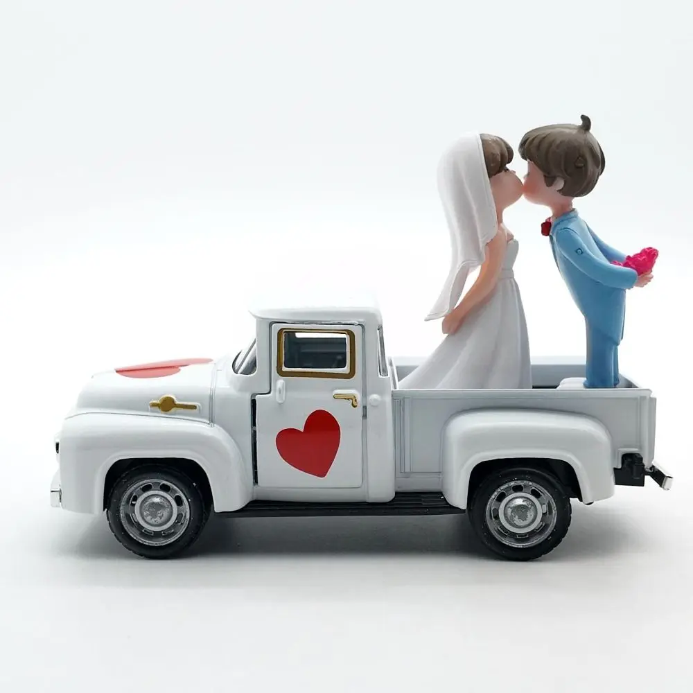 

With Couple Valentine’s Day Truck Decor Heart-Shaped Statue Mini Car Ornament Sculpture Figurines Metal Car Miniature Model