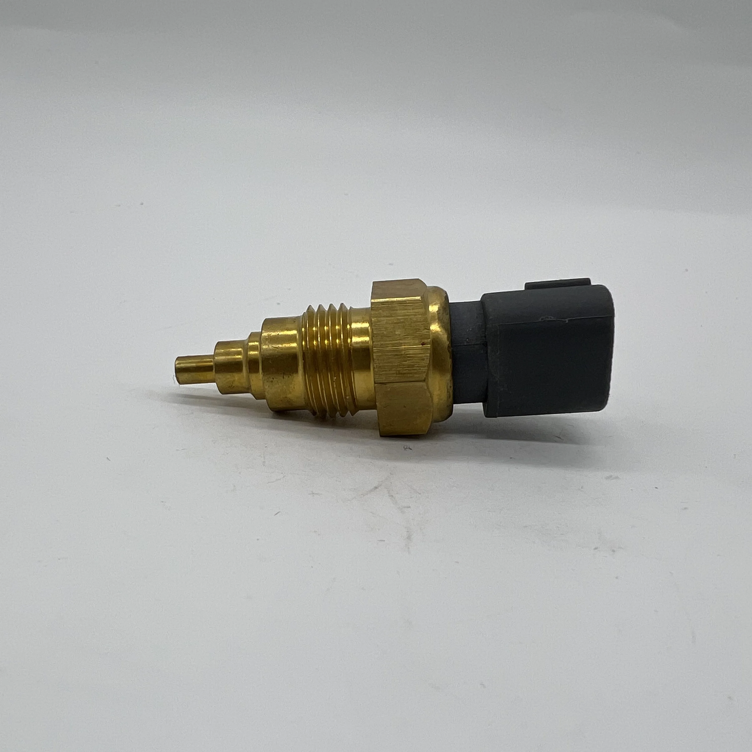 مستشعر درجة حرارة الماء 8- 98023717 -0 لمحرك Isuzu NPR 4HE1 لـ Sumitomo SH350-5
