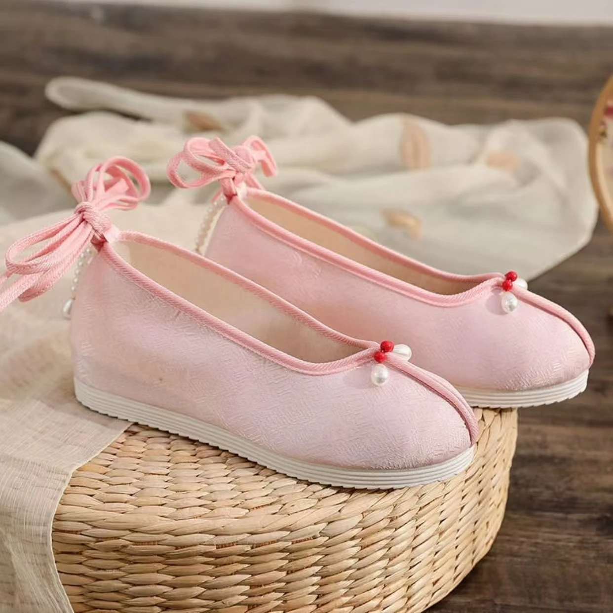 chaussures-en-tissu-hanfu-de-style-chinois-pour-femmes-couleur-unie-printemps-automne-nouvelle-collection-semelle-souple-bout-rond-bride-a-la-cheville-tissu-interieur-rembourre