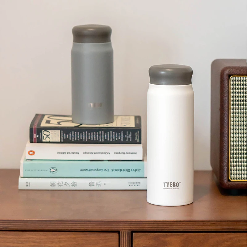 TYESO 360/500 مللي ترمس مفرغ قارورة للرجال النساء المحمولة زجاجات مياه الفولاذ المقاوم للصدأ أكواب حرارية فنجان القهوة في الهواء الطلق هدية