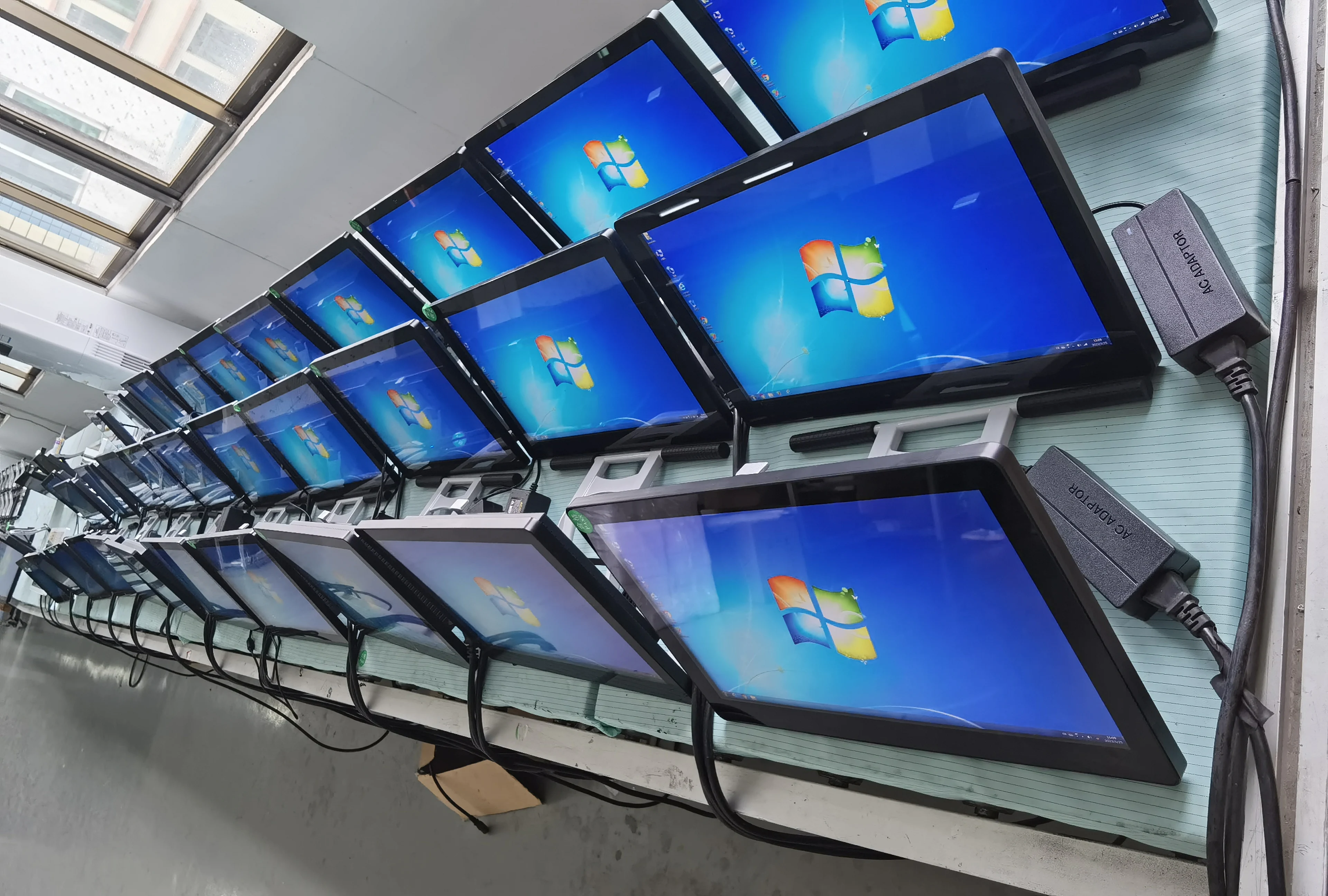 Ip65 Waterproof Computer Industrial Pc 1000 Nits 10 15 17 19 Inch Linux Win 10 Embedded Industrial Touch Screen Panel M onitor P