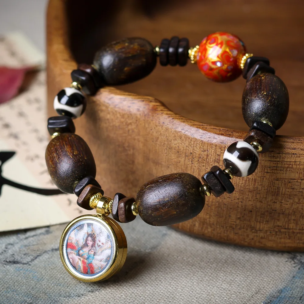 

Original Bug Leakage Darakan Incense Wood Bracelet Literature Large Lacquer Beads Chinese Nine-Tailed Fox Thangka Strings