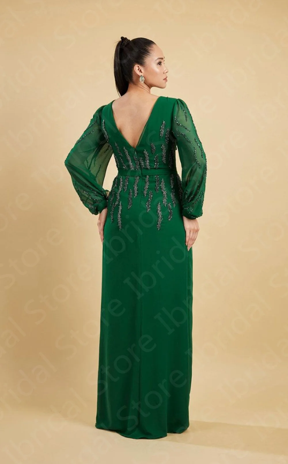 Abiti classici per la madre della sposa verde abiti per la madre a maniche lunghe arabi 2024 abiti da festa di nozze con scollo a V con perline Back Out