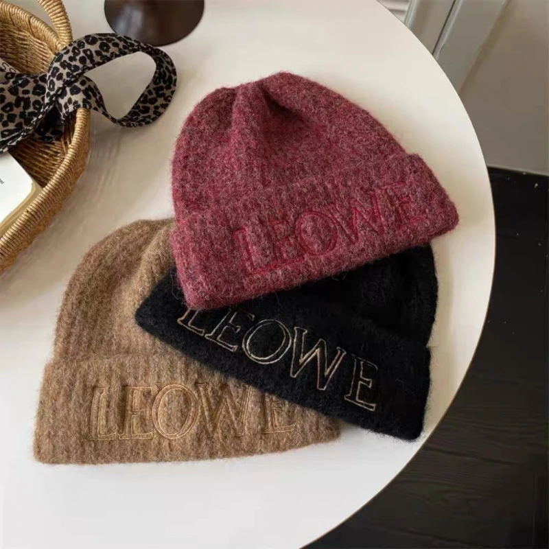 Korean version of ins wind letter embroidery knitted hat women\'s autumn and winter warm ear protection wool hat