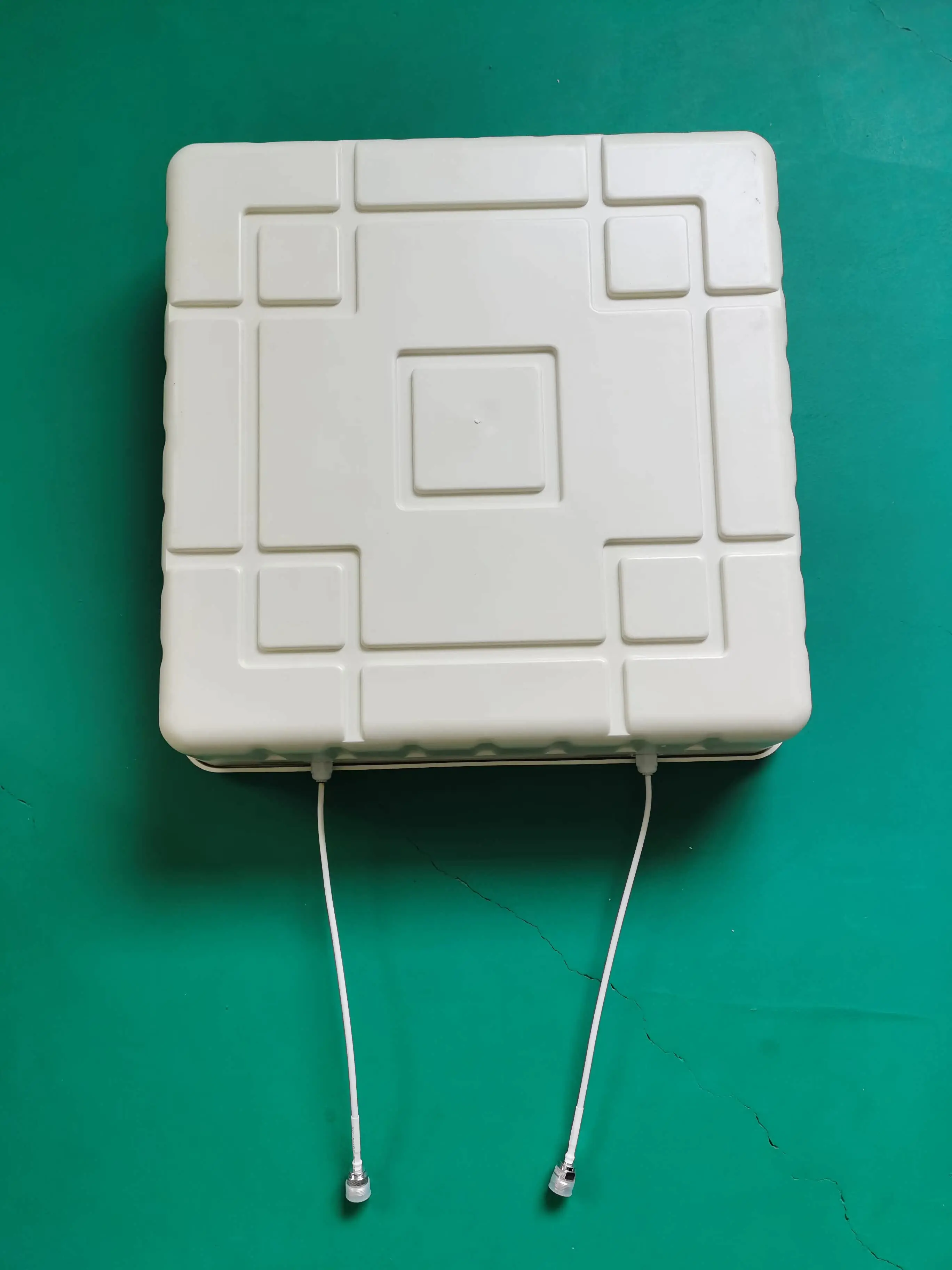 

Elevator shaft antenna tunnel shaft high gain narrow beam antenna, 2G, 3G, 4G elevator antenna