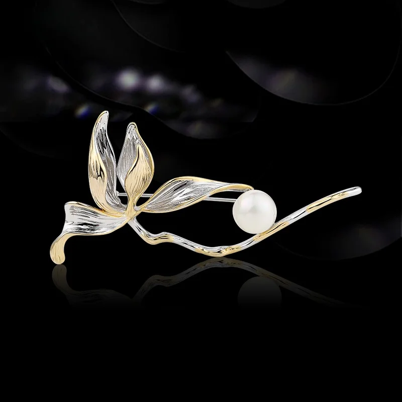 Broche Estilo Bohemio Eternelle, Decoración Floral Simple para Abrigo, Accesorio de Otoño Invierno, Material de Perla y Madre...