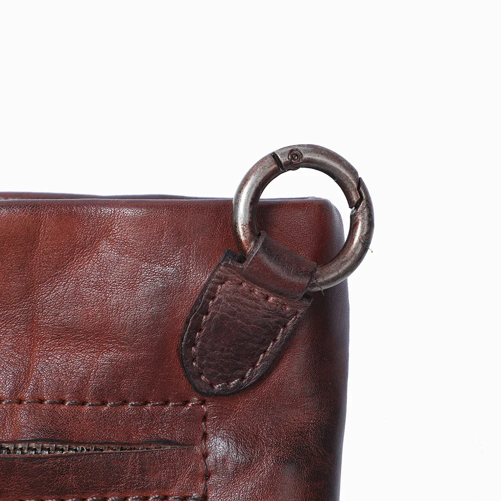 Echte Leder-Umhängetasche für Herren, Clutch-Tasche, modische Brusttasche aus Rindsleder, pflanzlich gegerbtes Leder, handgefärbt – Detail 12