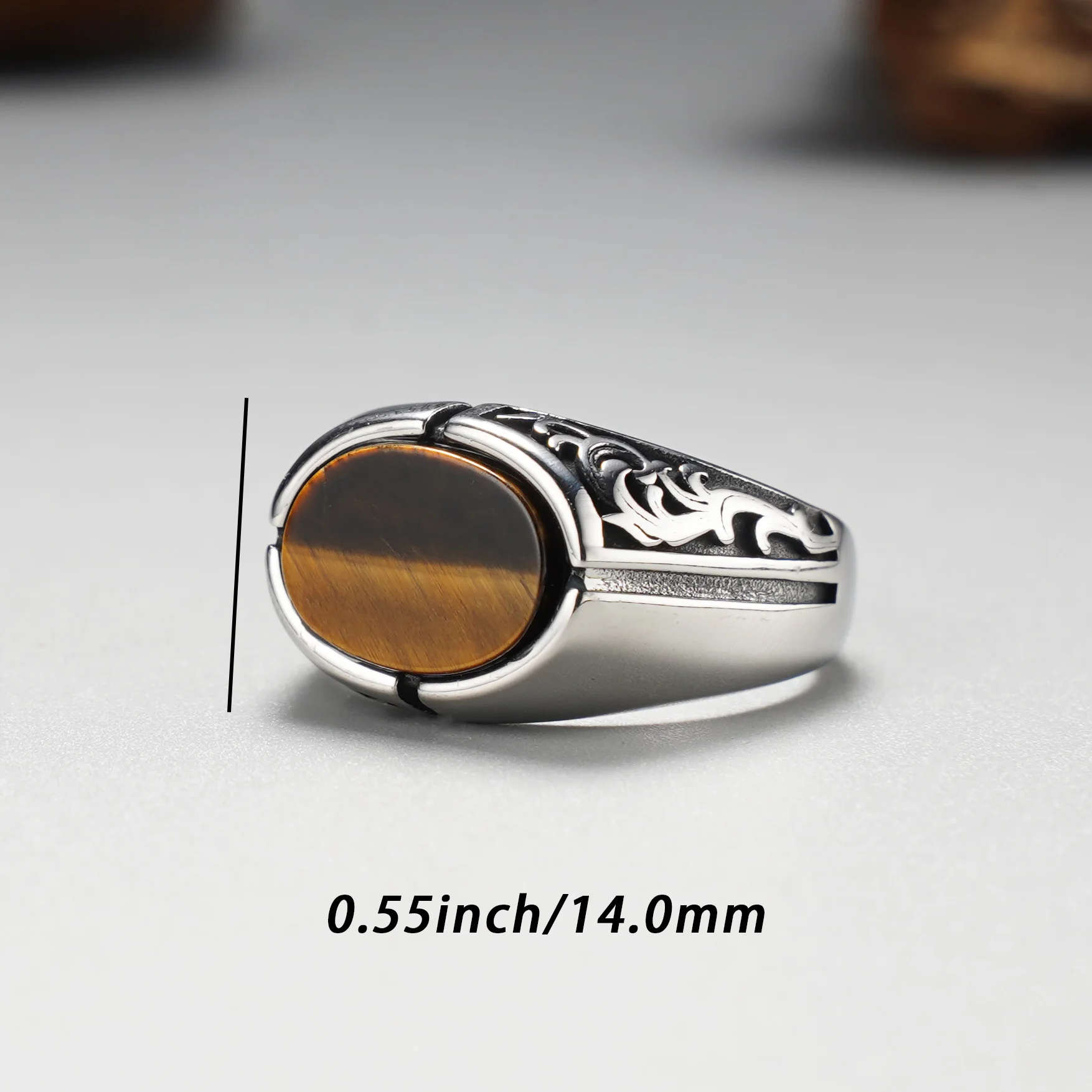 Herren-Siegelring im Vintage-Stil mit schwarzem Onyx, 316L Edelstahl, Retro-Schriftzug mit Blumenmuster, gotischer Biker-Statement-Schmuck – Detail 3
