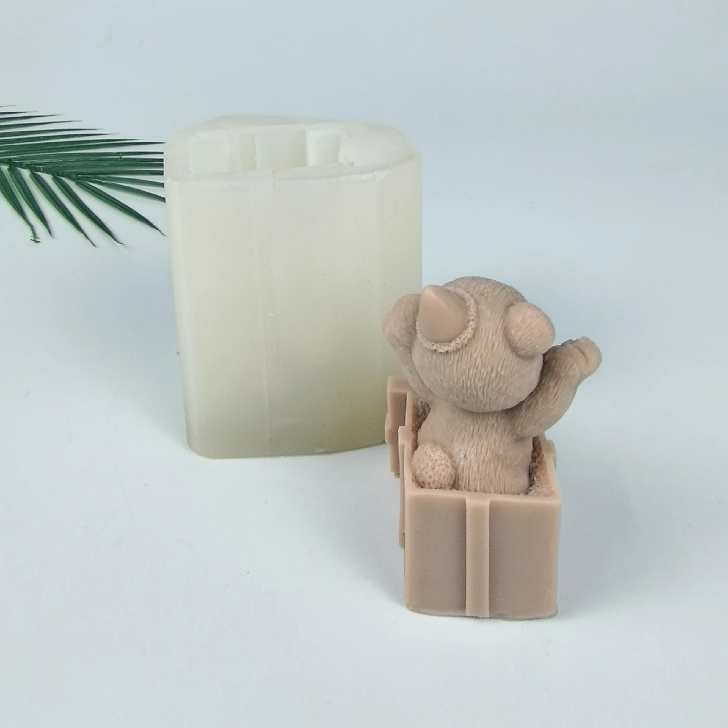 3D Animals Mold Birthday Gift Box Surprise Bear Moulds Silicone Candle Soap Molds Clay Resin Wedding Candles Handmade DW0807