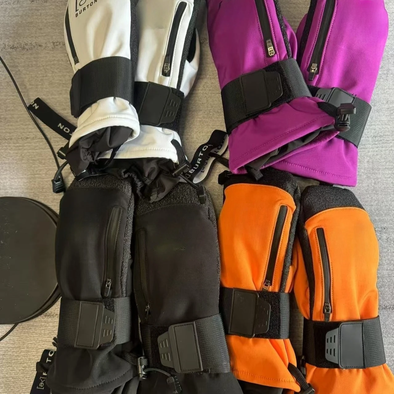 

Professional Kevlar Lined Ski Gloves with Inner Finger Protection Waterproof Insulated for Men Women