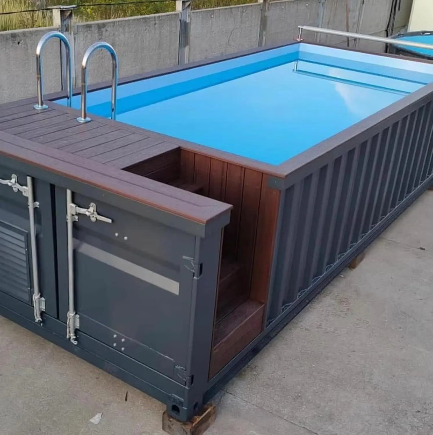Luxury 10ft 20ft 40ft Container Pool Modular Above Ground Pool, Versatile, Easy DIY Installation, Suitable for Outdoor Space