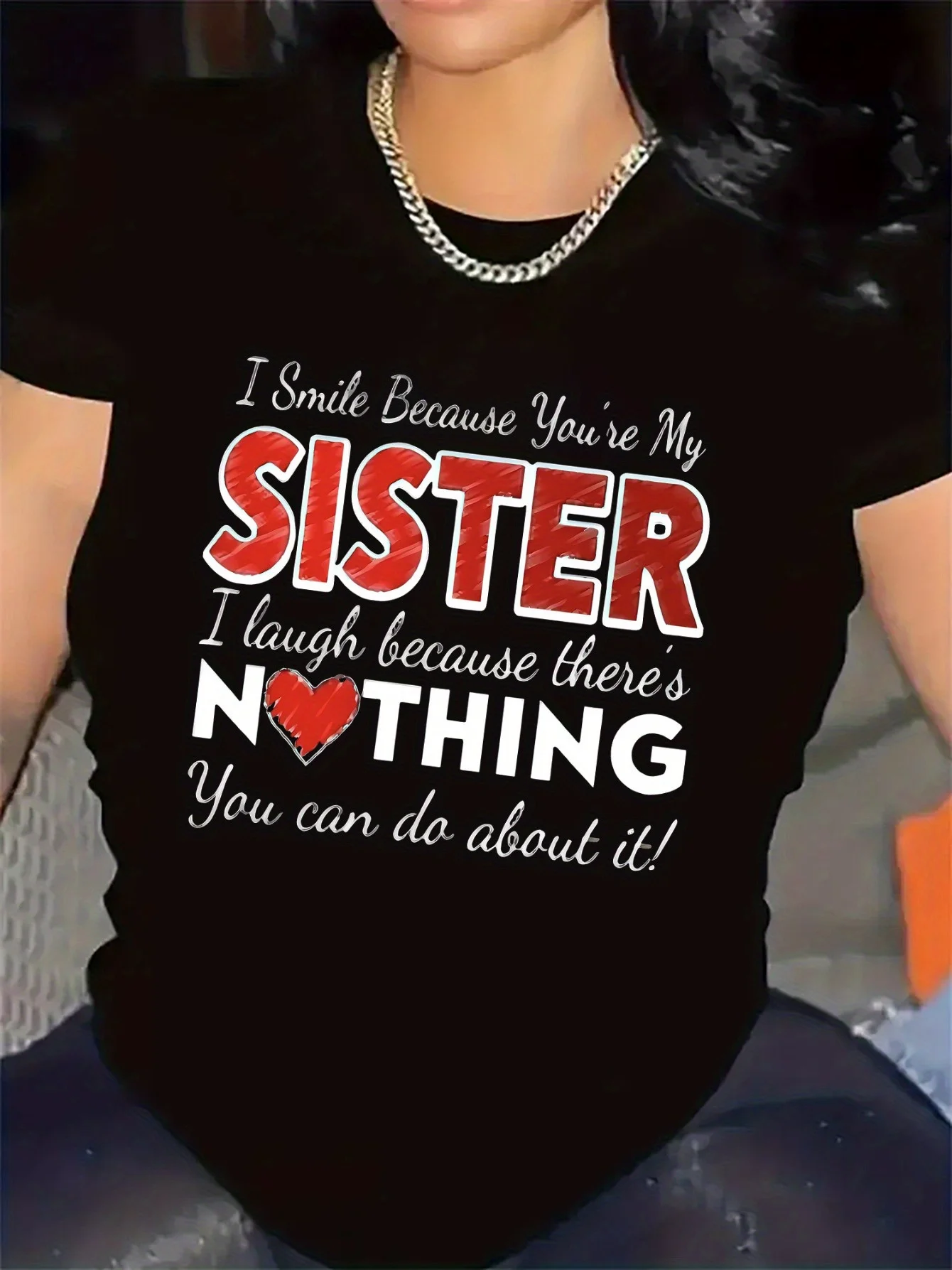 تي شيرت نسائي مطبوع عليه أخت المرح - تصميم "أنا أبتسم لأنك أختتي".، تي شيرت صيفي كاجوال أسود، طباعة حمراء وبيضاء، #1