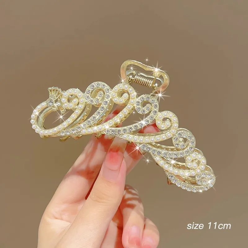 Beautiful peacock shaped diamond pearl hair clip: Non slip grip, suitable for all hairstyles, durable and fashionable,