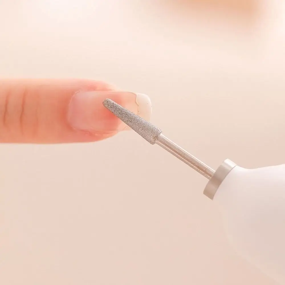 Handheld elektrische nagelpolijstmachine Oplaadbare, snel uithardende draadloze nageldroger 5-slijpkoppen Nagellamp aan de onderkant Nagelslijperkit