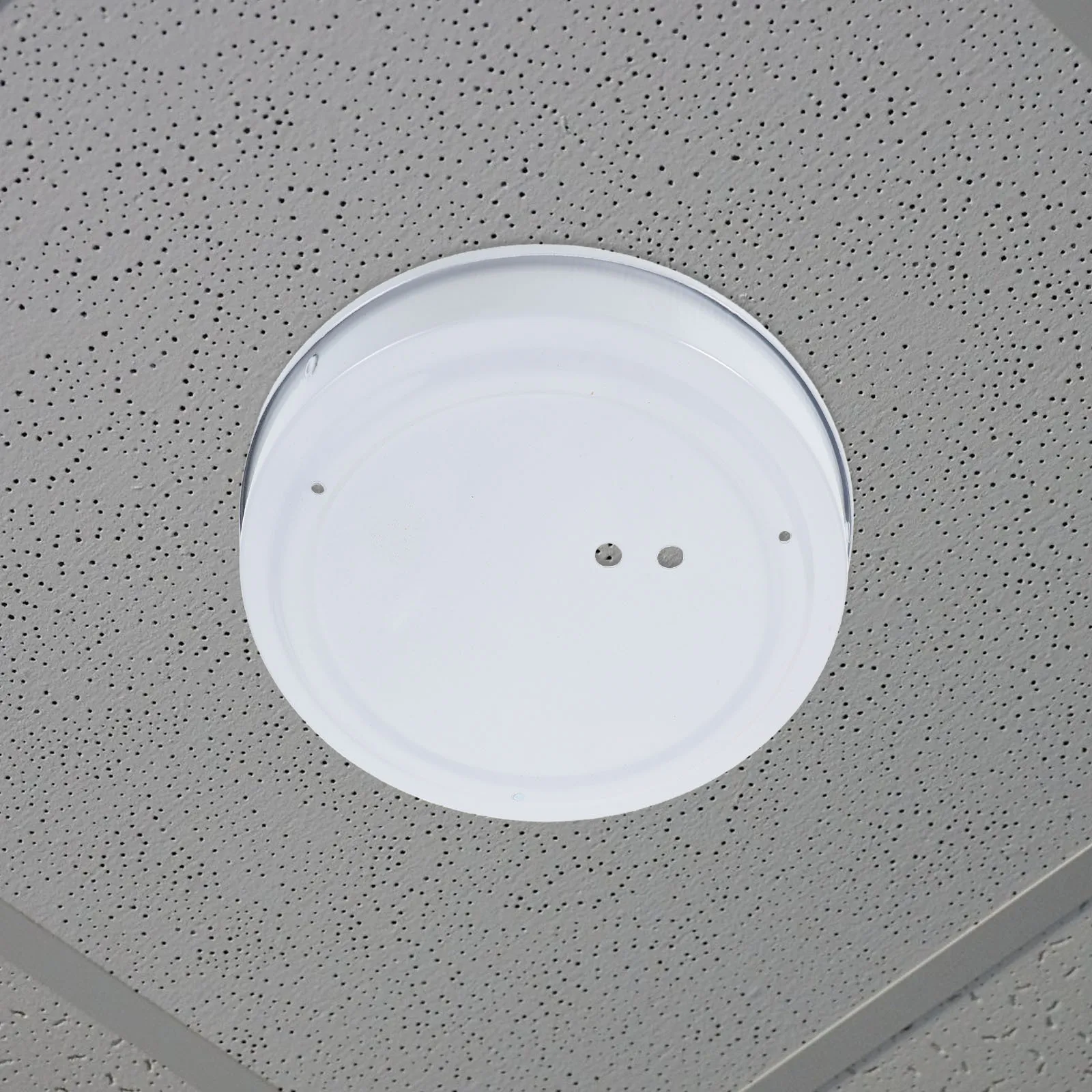 

LED Ceiling Light Cover Plate Lamp Base Easy Installation for Bedroom Home Office Elegant Long-Lasting Wear-Resistant Fixture