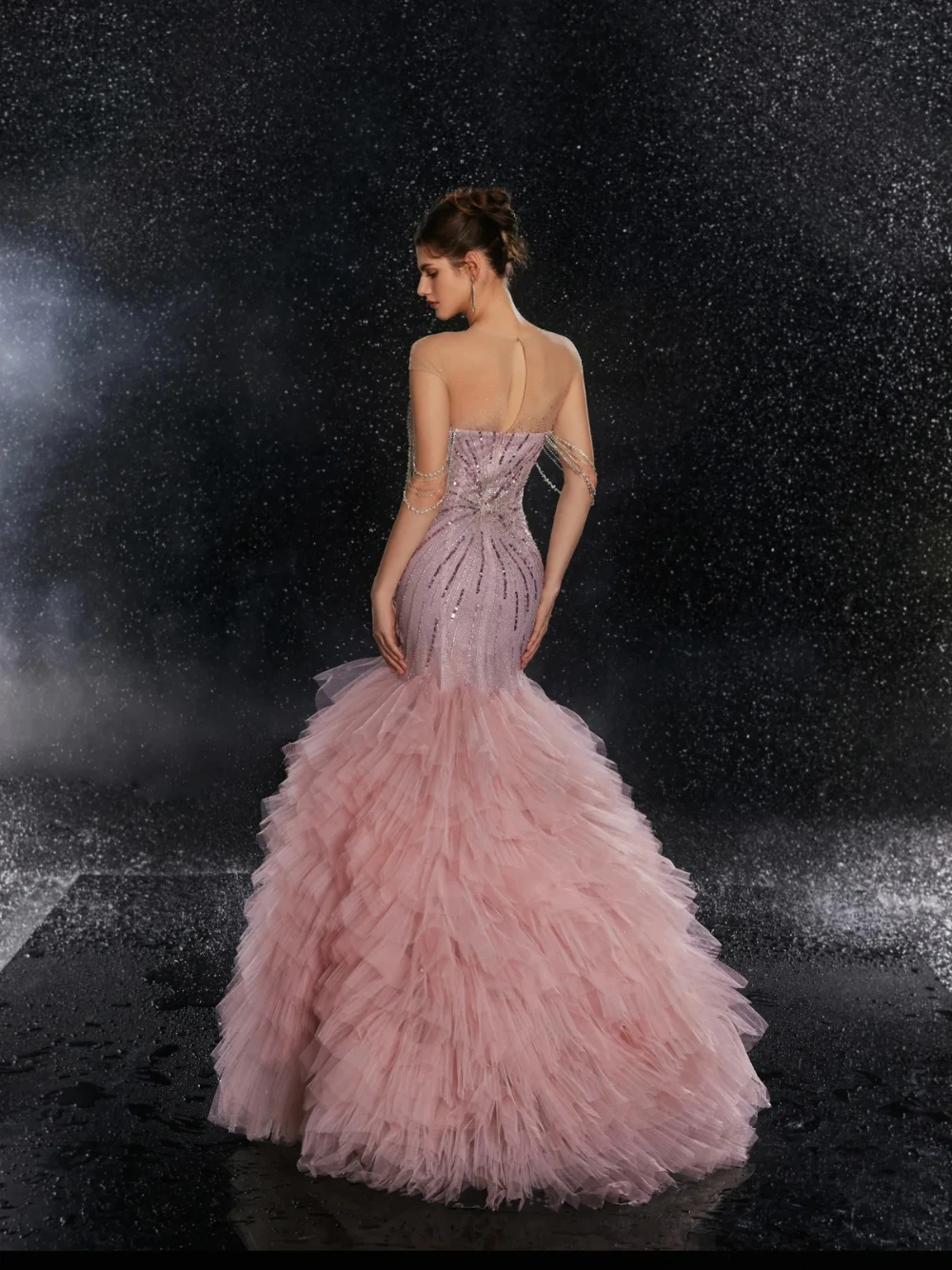 Dusty Pink Mermaid Evening Dress Illusion Neck Rhinestone Beaded Chain Tassel Shoulder Multi‑Layer Ruffled Tulle Chic Prom Gown