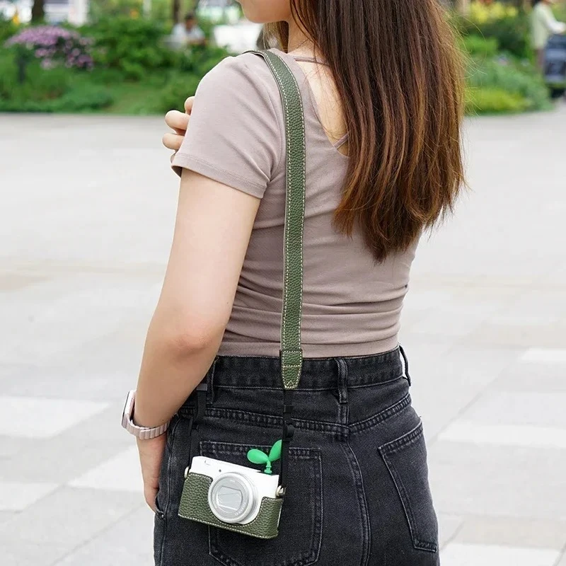 For Sony Zv1F ZV1M2 MarkII Camera Protector 1/4 Screw Bottom Open Shoulder Nexk Strap Wrist Strap Camera Half Case Baseplate