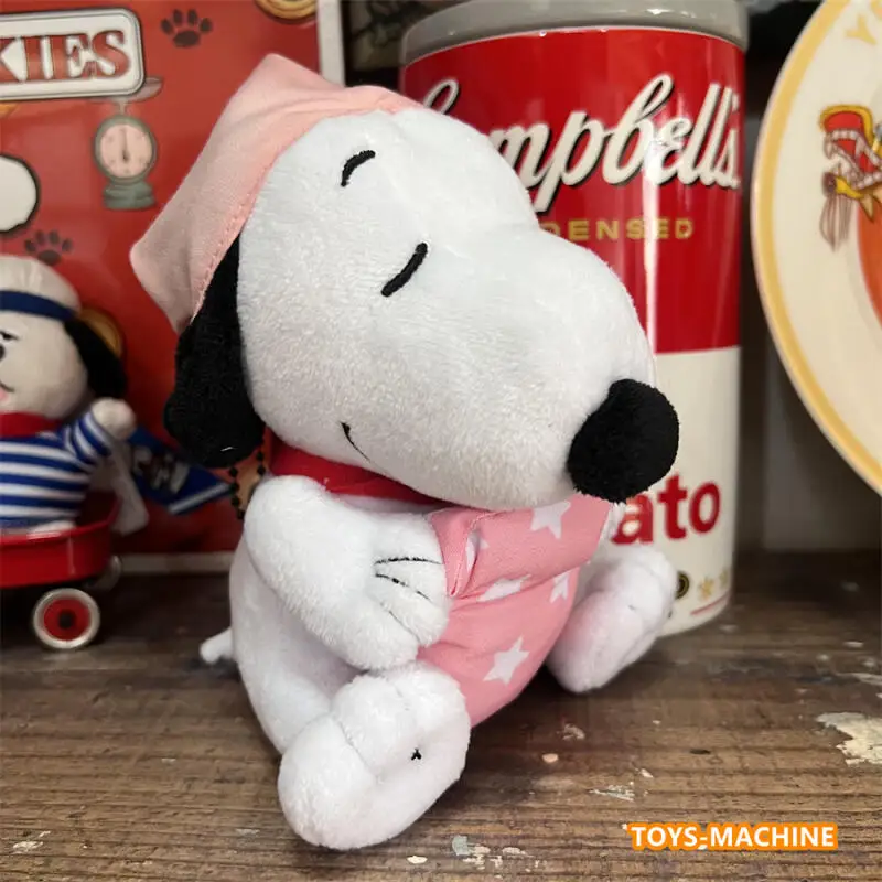 Snoopy-Sombrero de Navidad rosa, adorno de felpa, llavero de Snoopy de dibujos animados Kawaii, adorno para mochila de estudiante, decoración de sofá, regalo para niña