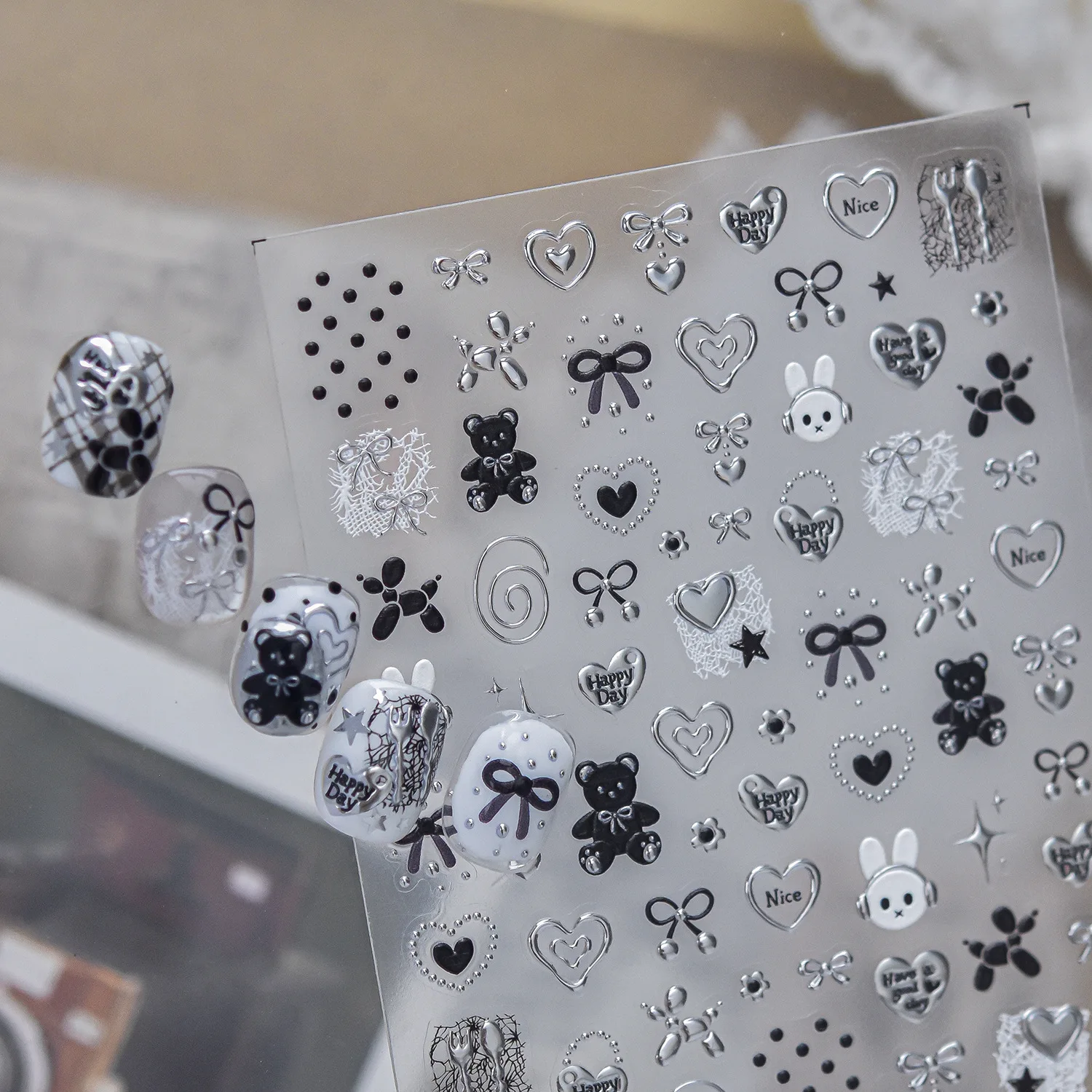 Schwarz-Silber Cartoon Bär Hase Schleife Hohle Liebe Polka Dots Stern Spitzenrand Geprägte 5D Nagelaufkleber Selbstklebende Nagelsticker DIY