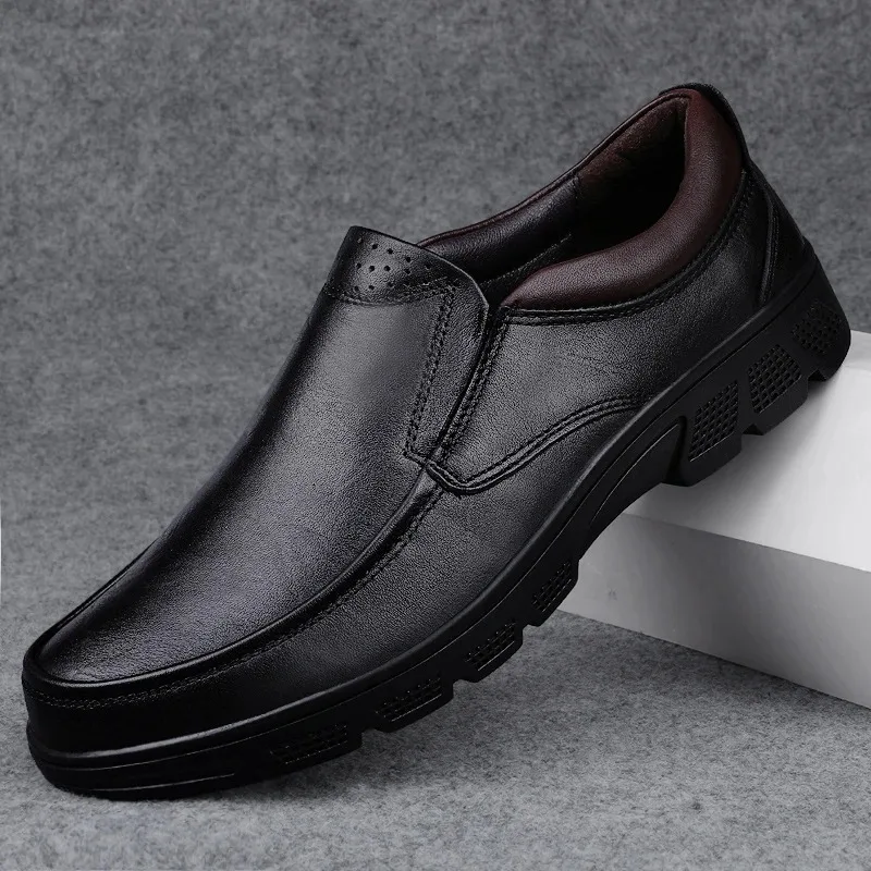 

Classic Brand Men Leather Shoes Thick Soled Winter Plush Cotton Shoes Man Outdoor Commuting Work Shoes for Men