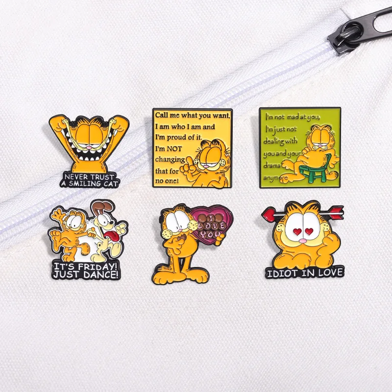 Bros Pin Enamel lucu kartun Anime Garfield kucing lencana Denim Lapel Pin perhiasan Aksesori Hadiah untuk anak-anak terbaik teman