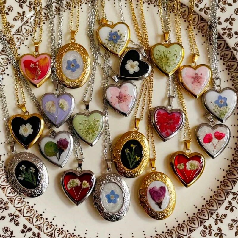 Retro Romantic Gold Color Asymmetrically Shaped Photo Box Necklace Colorful Heart Drop Oil Everlasting Flower Photo Box Necklace