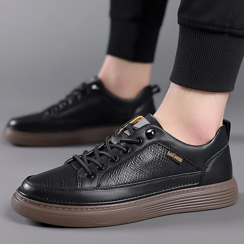 

High-quality men's casual leather vulcanized shoes, flat designer walking shoes, fashion 2025 comfortable casual shoes