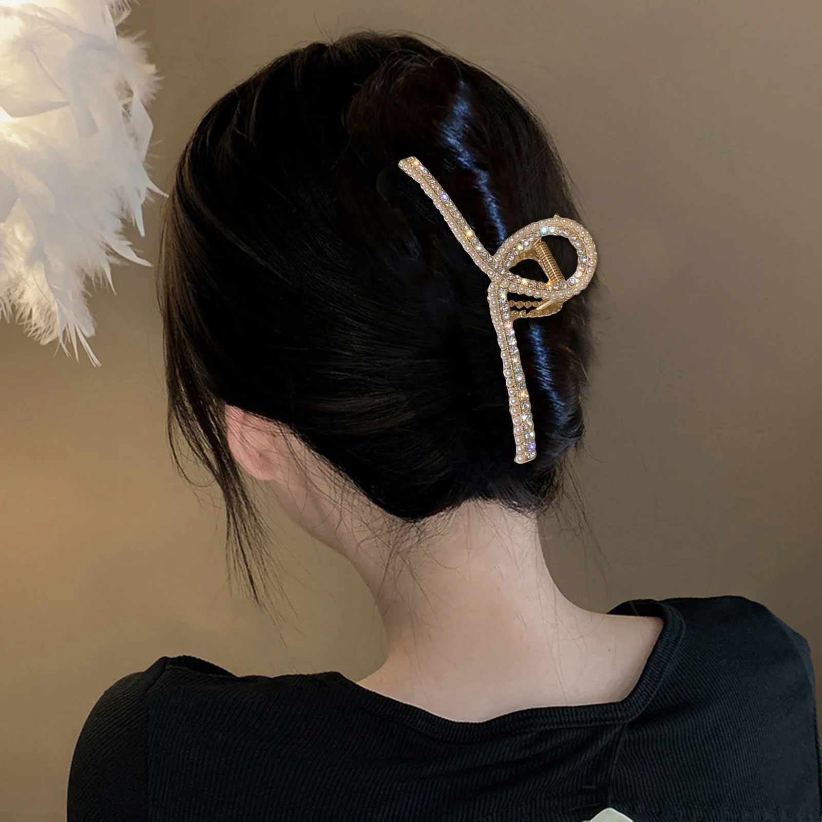 

Нежный жемчуг, стразы, коготь, заколки для волос, универсальные темпераментные аксессуары для волос, головной убор для женщин и девочек, ежедневное использование