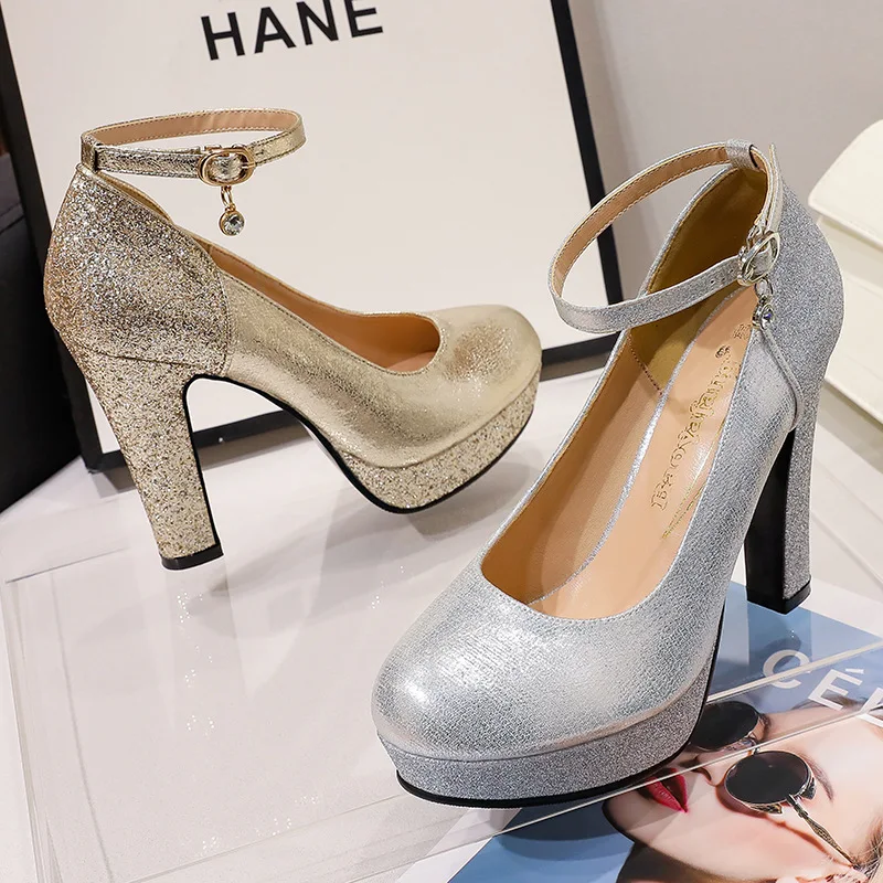 

Серебряные блестящие свадебные туфли на высоком каблуке и платформе для женщин, вечернее платье невесты