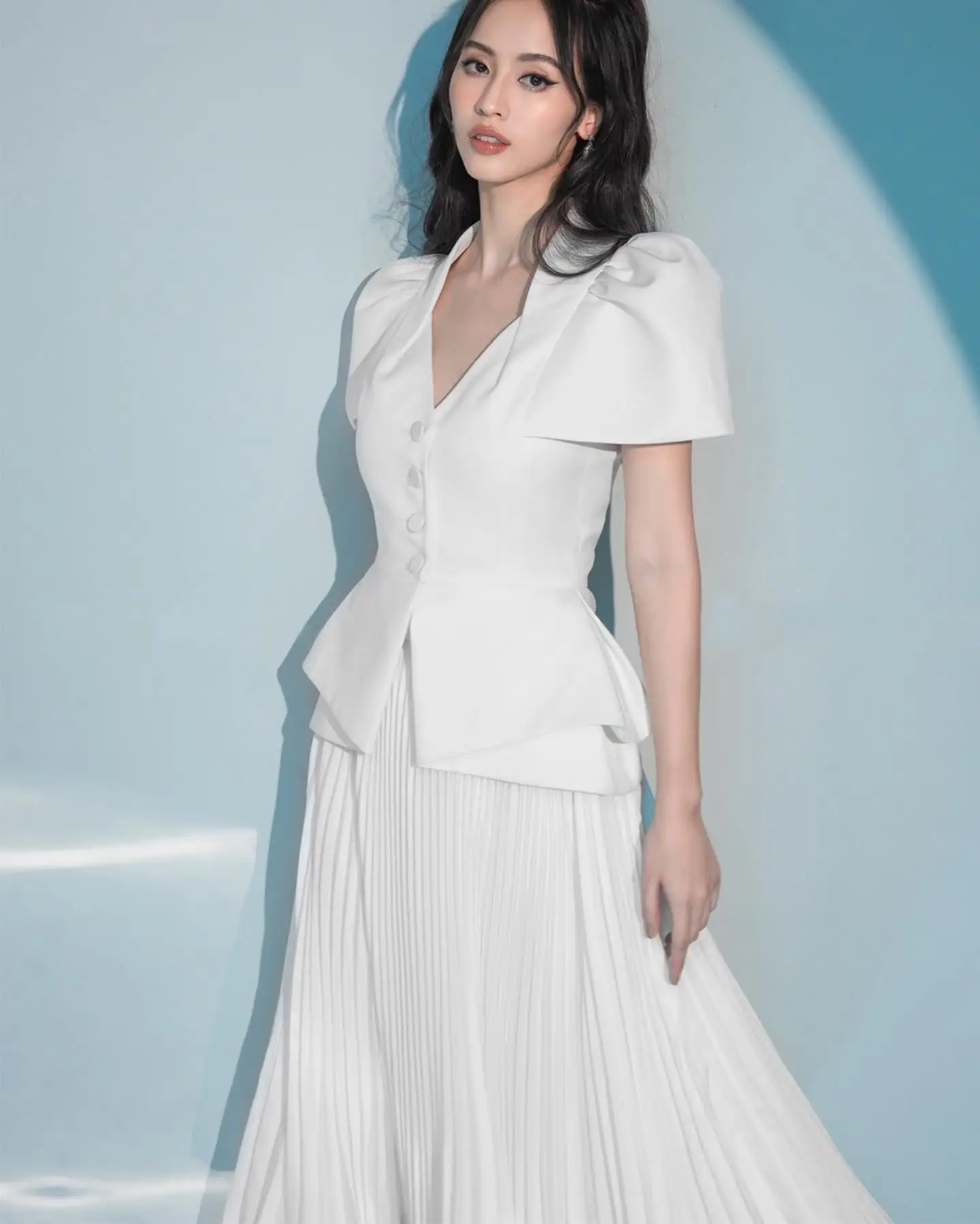 カスタマイズされたクラシックジャージーAラインボタンイブニングドレス繊細な半袖Vネックティーレングス