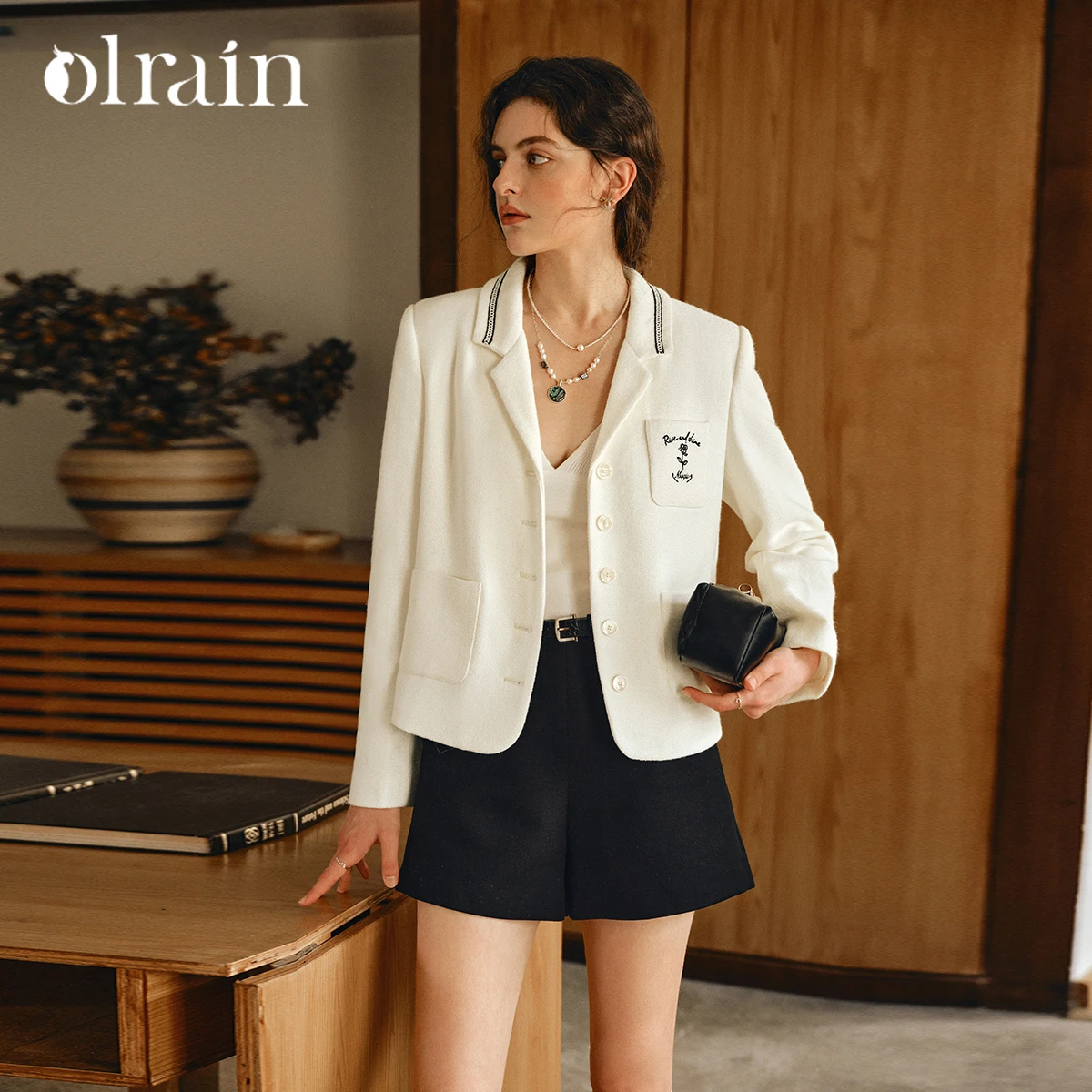 

OLrain French Causal Blazer Woman 2026 Spring New Notched Long Sleeve Blazers Commute Elegant Solid Outerwear GO57QW001103